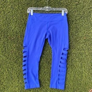 Bright blue Kiragrace decorative cropped leggings